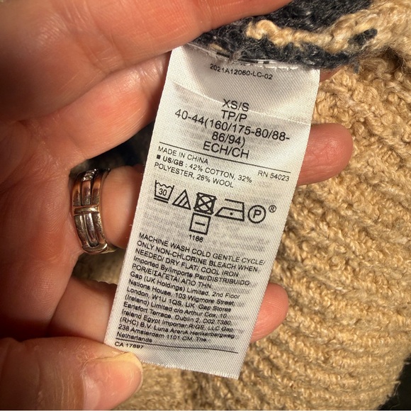 Banana Republic Women's Tan and Dark Grey Knit Sweater Vest XS/Small Oversize - Picture 5 of 7